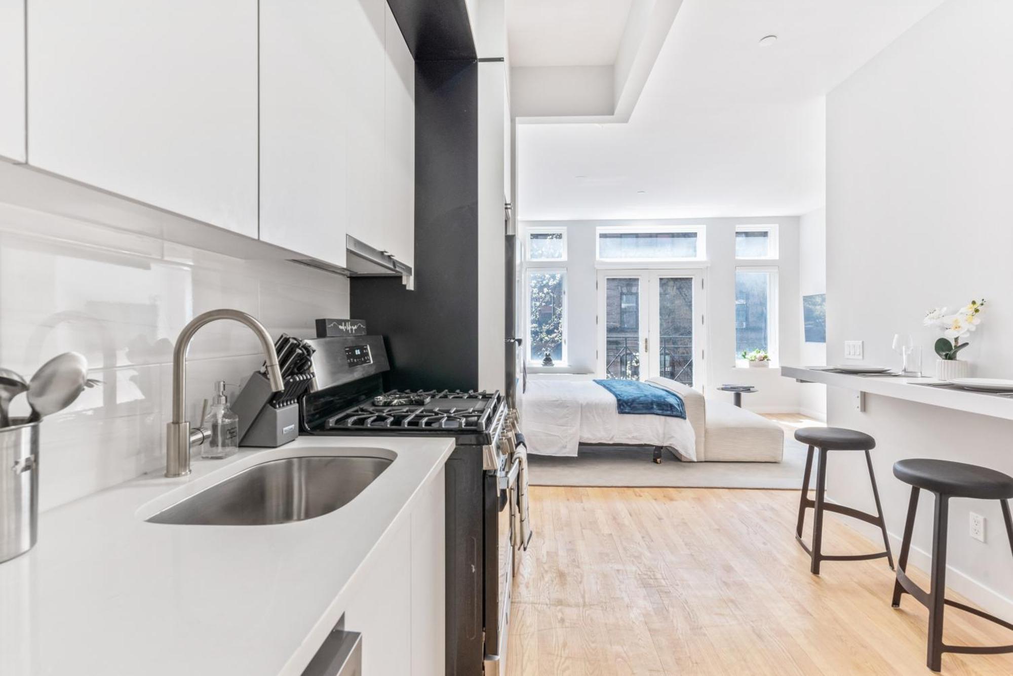 Appartement W Charming Juliet Balcony In Upper East
